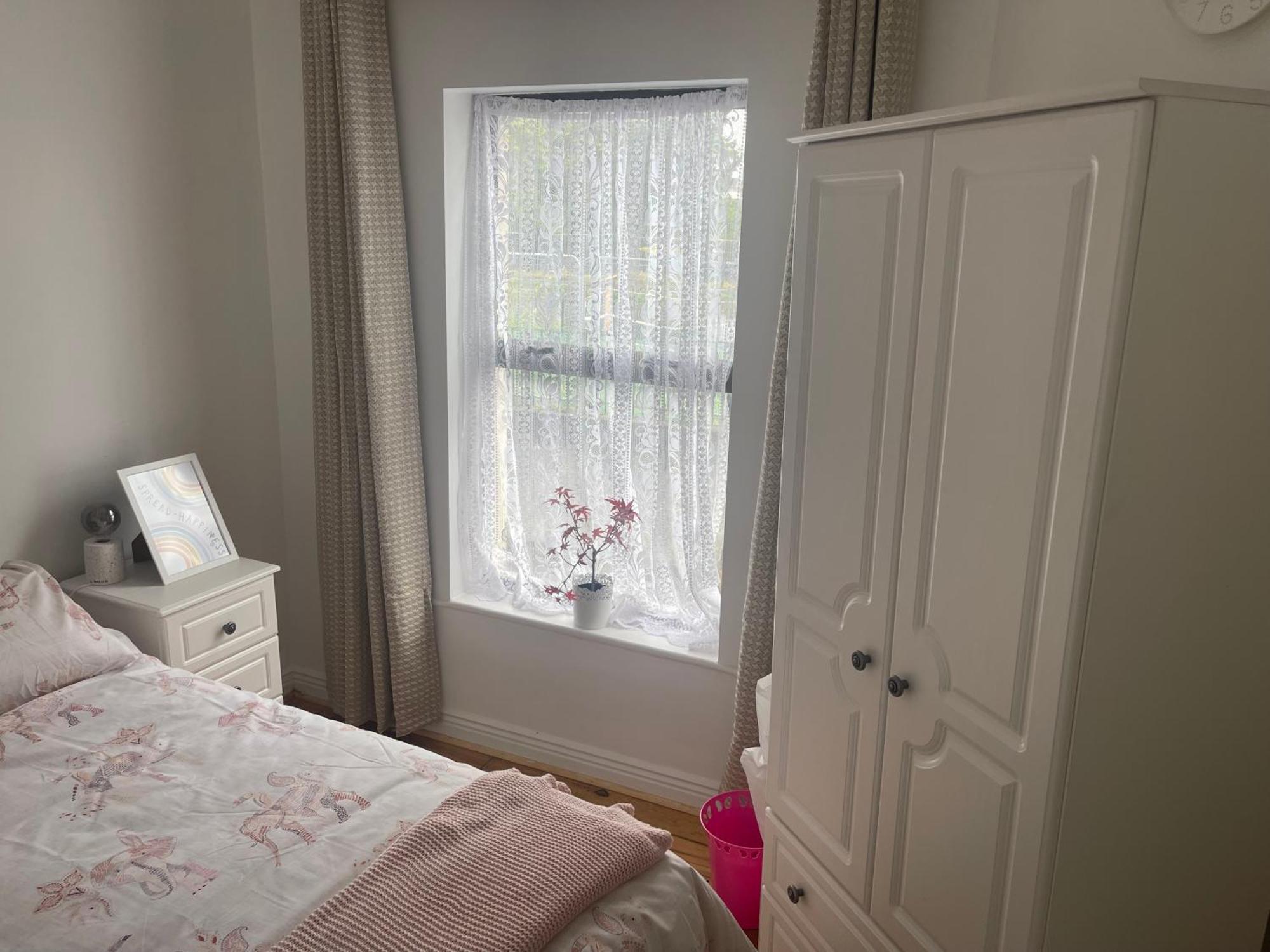 Pre - Post Flight Airport 20m Canal View Dublin