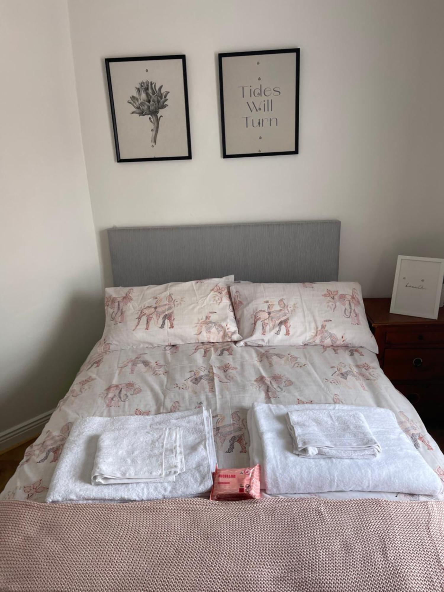 Holiday home Pre - Post Flight Airport 20m Canal View