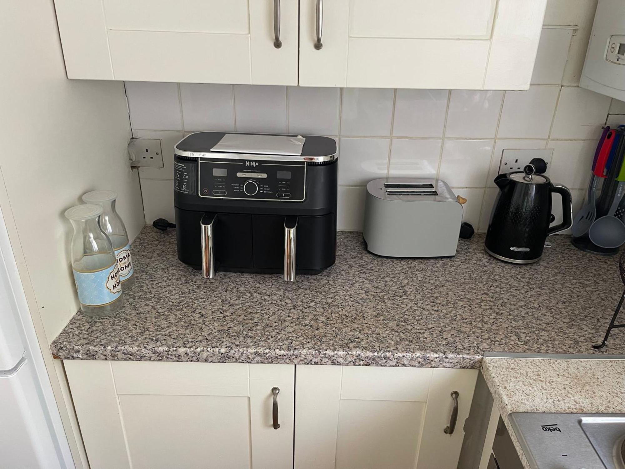 Pre - Post Flight Airport 20m Canal View Holiday home Dublin