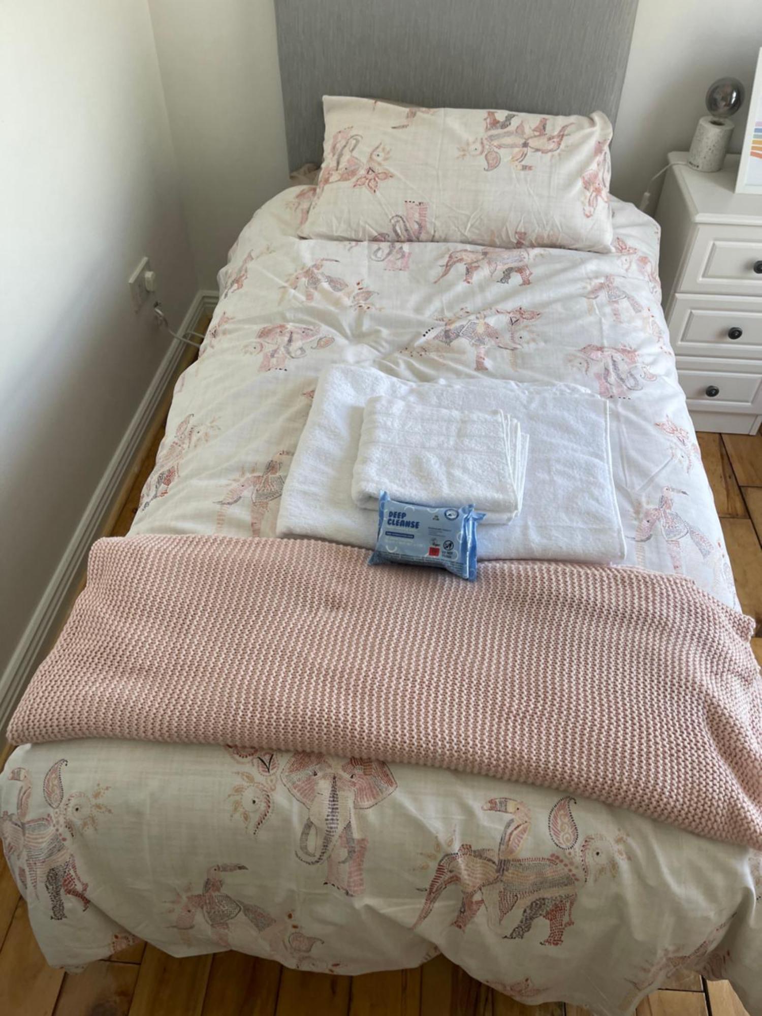 Pre - Post Flight Airport 20m Canal View Holiday home
