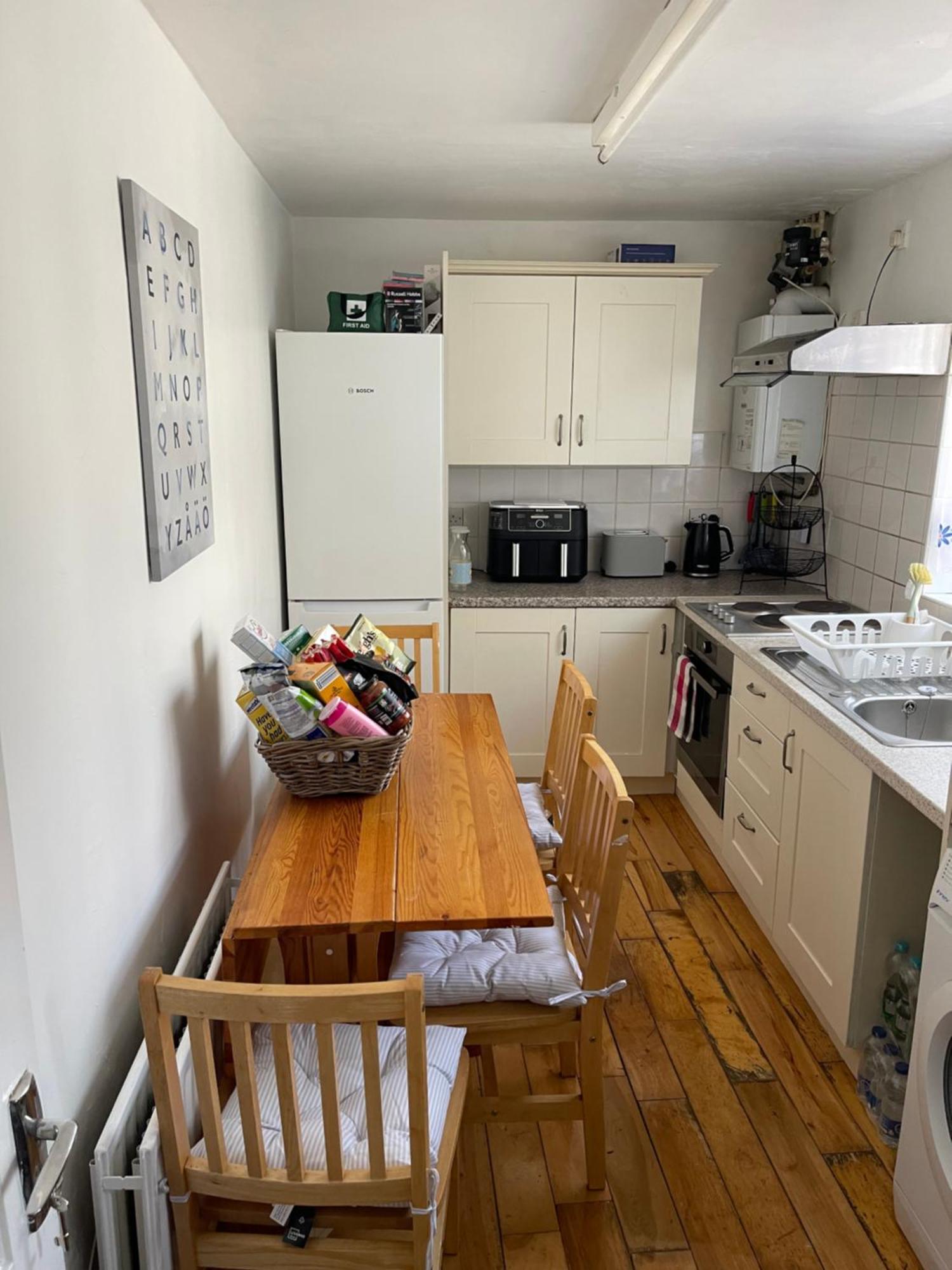 Pre - Post Flight Airport 20m Canal View Holiday home